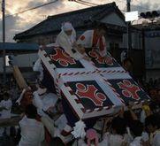 夏祭りの様子の写真