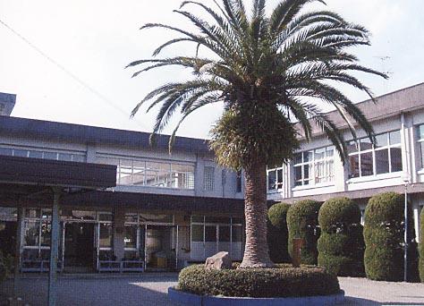 町立高鍋東中学校の校舎の写真