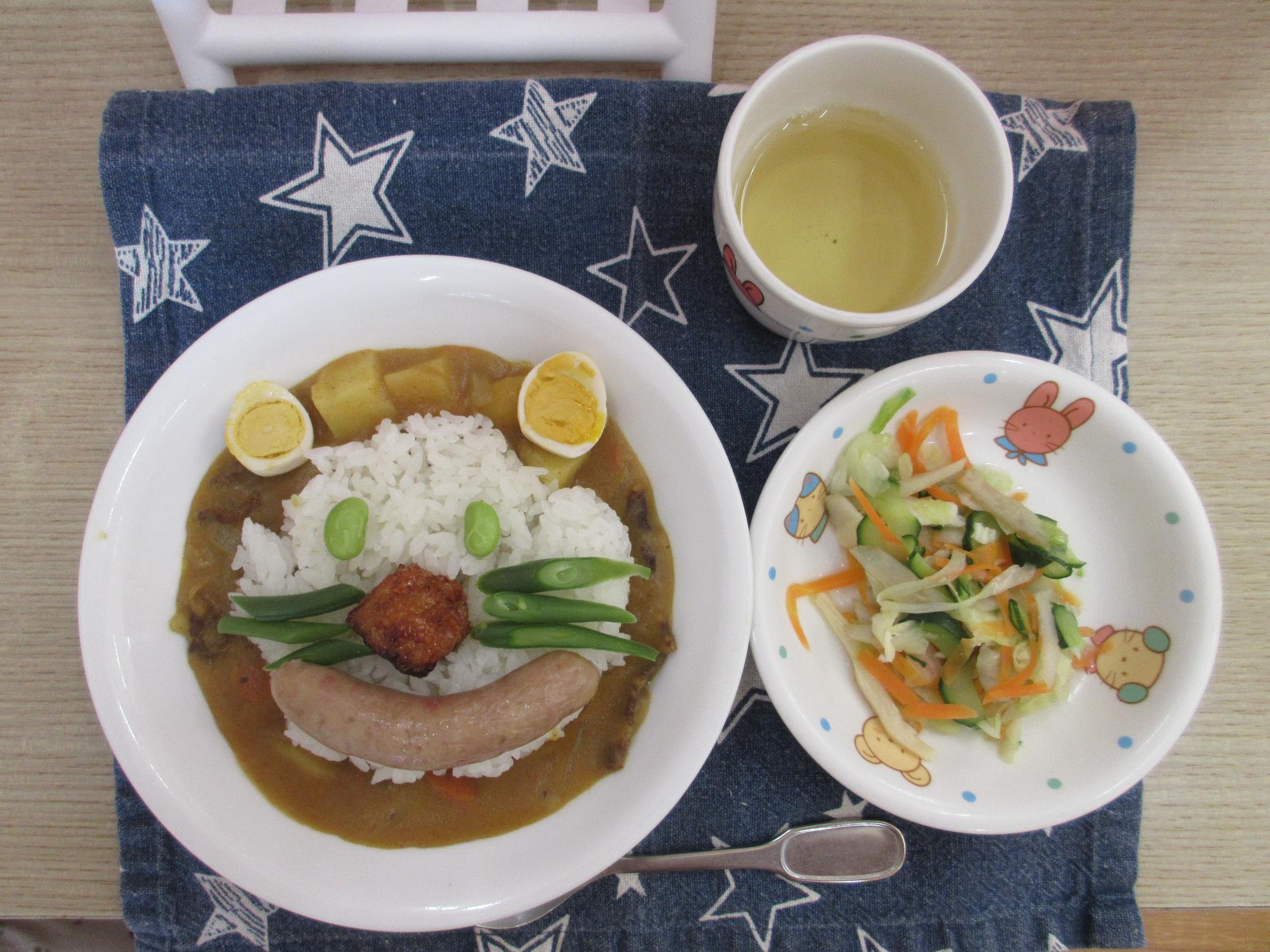 おいしい愛情いっぱいの給食の写真